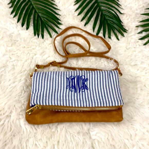 UNBRANDED Handbags - VINTAGE Unbraded Cute faux leather crossbody bag STRIPES